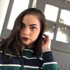 Meet your Posher, Claire